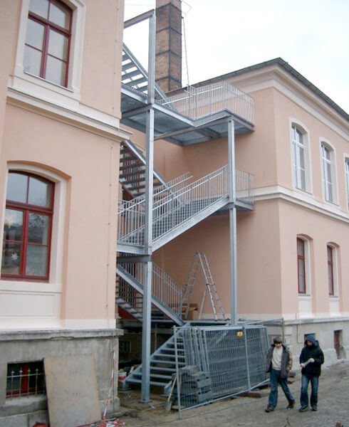 Fluchttreppe aus Stahl am Altbau