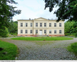 21_Herrenhaus Bauer_Artikel