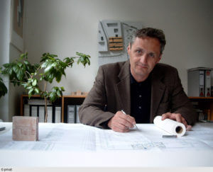 Berater und Experte: Thomas Penningh, 61, ist Architekt und Sachverständiger in Braunschweig, und Vorstandsvorsitzender des Verbandes Privater Bauherren. Dieser bietet Verbraucherschutz beim Errichten und Sanieren privater Wohnhäuser und vertritt Bauherren-Interessen auch in Politik und Öffentlichkeit.