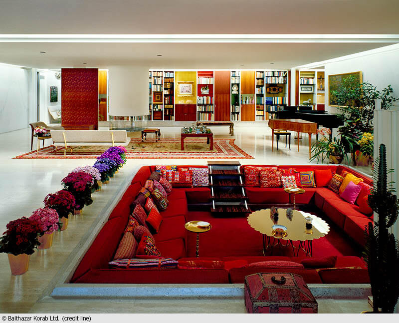 Farbenfroh: Das von Alexander Girard eingerichtete Miller House von Eero Saarinen, Columbus, Indiana, USA, 1953-1957. (Foto: Balthazar Korab)