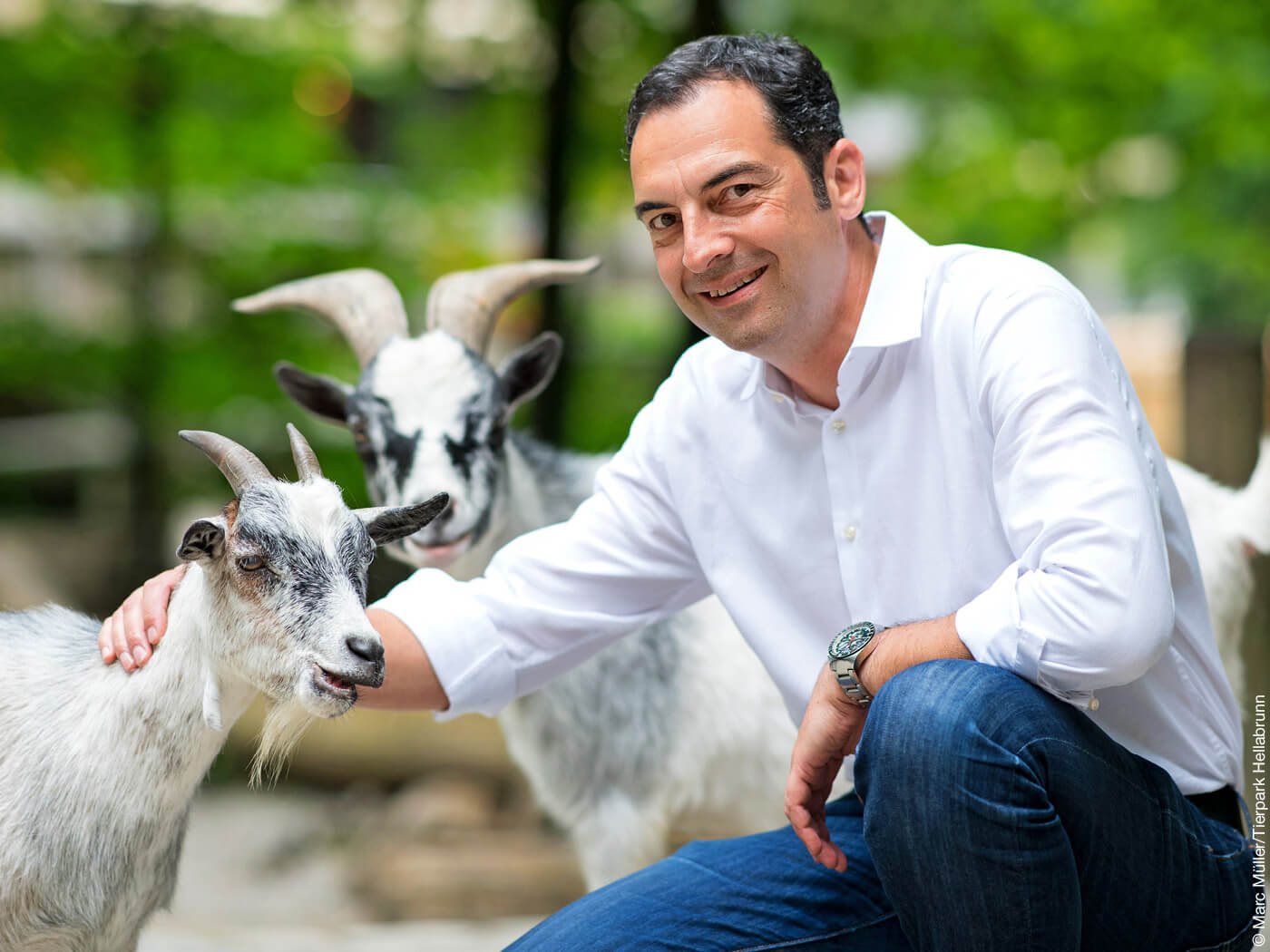 Zoodirektor Hellabrunn Rasem Baban mit Ziege