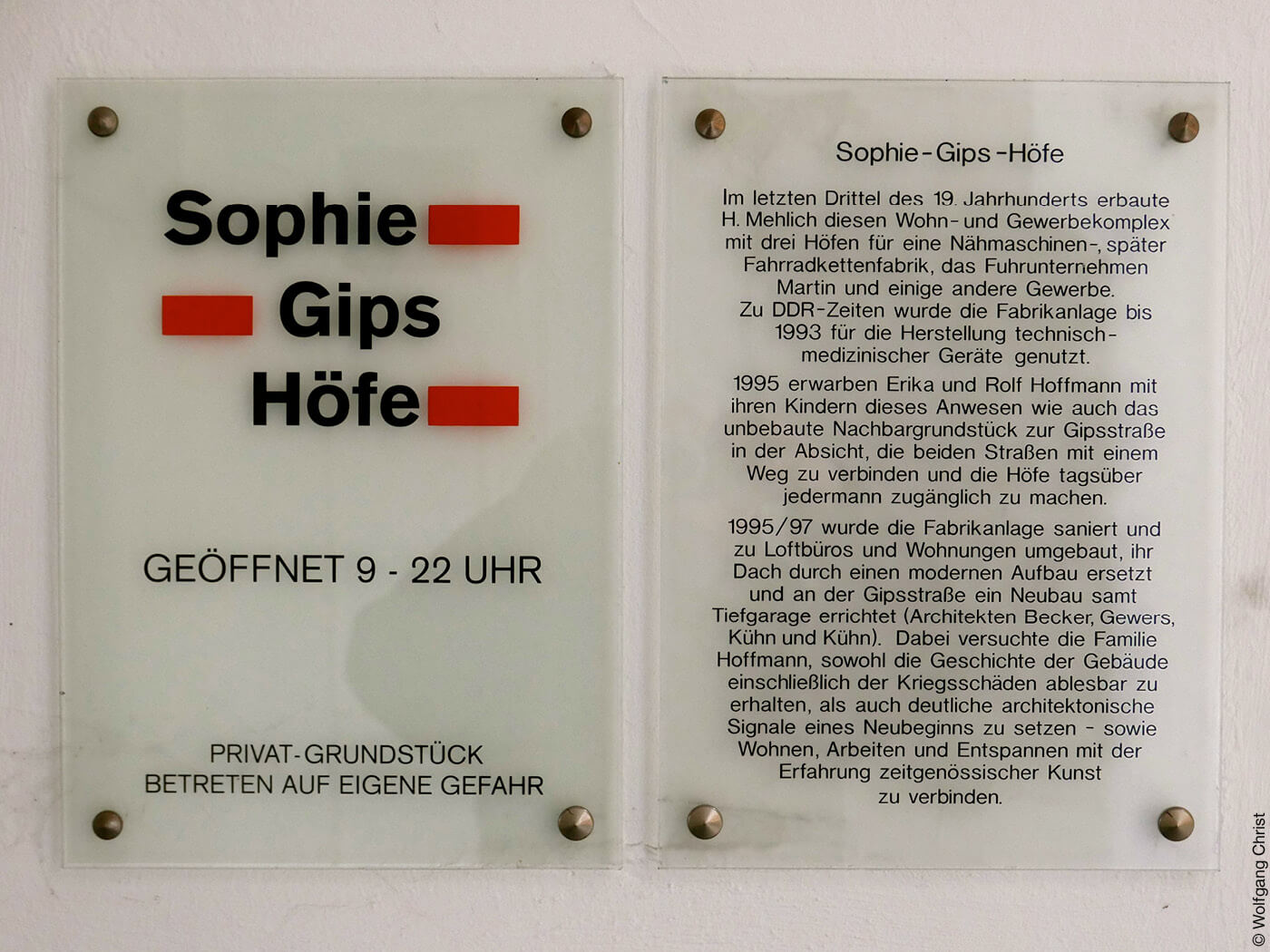 Schild zur Geschichte der Sophie-Gips-Höfe