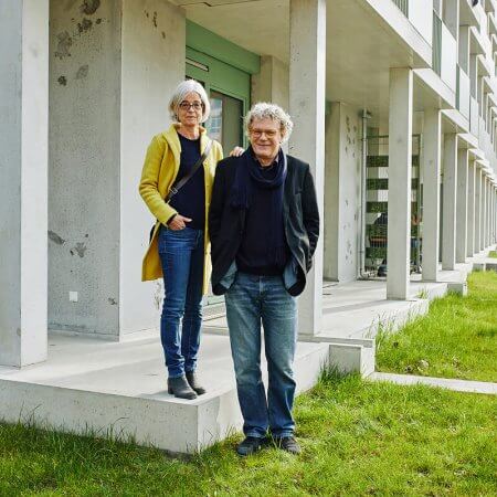 Heike und Detlef Sommer vor ihrem Wohnungsbau in Berlin-Köpenick