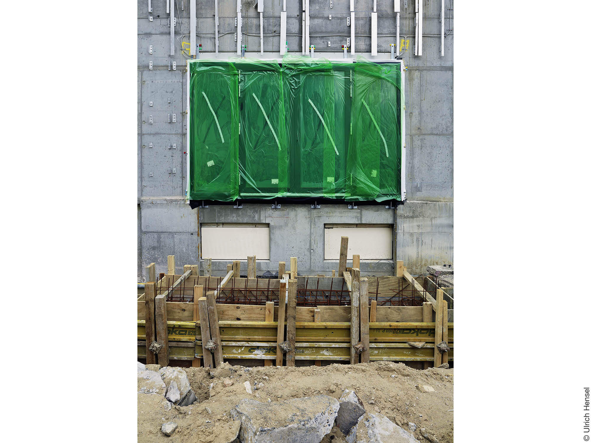 Foto von Urlich Hensel: Beton und grüne Folie