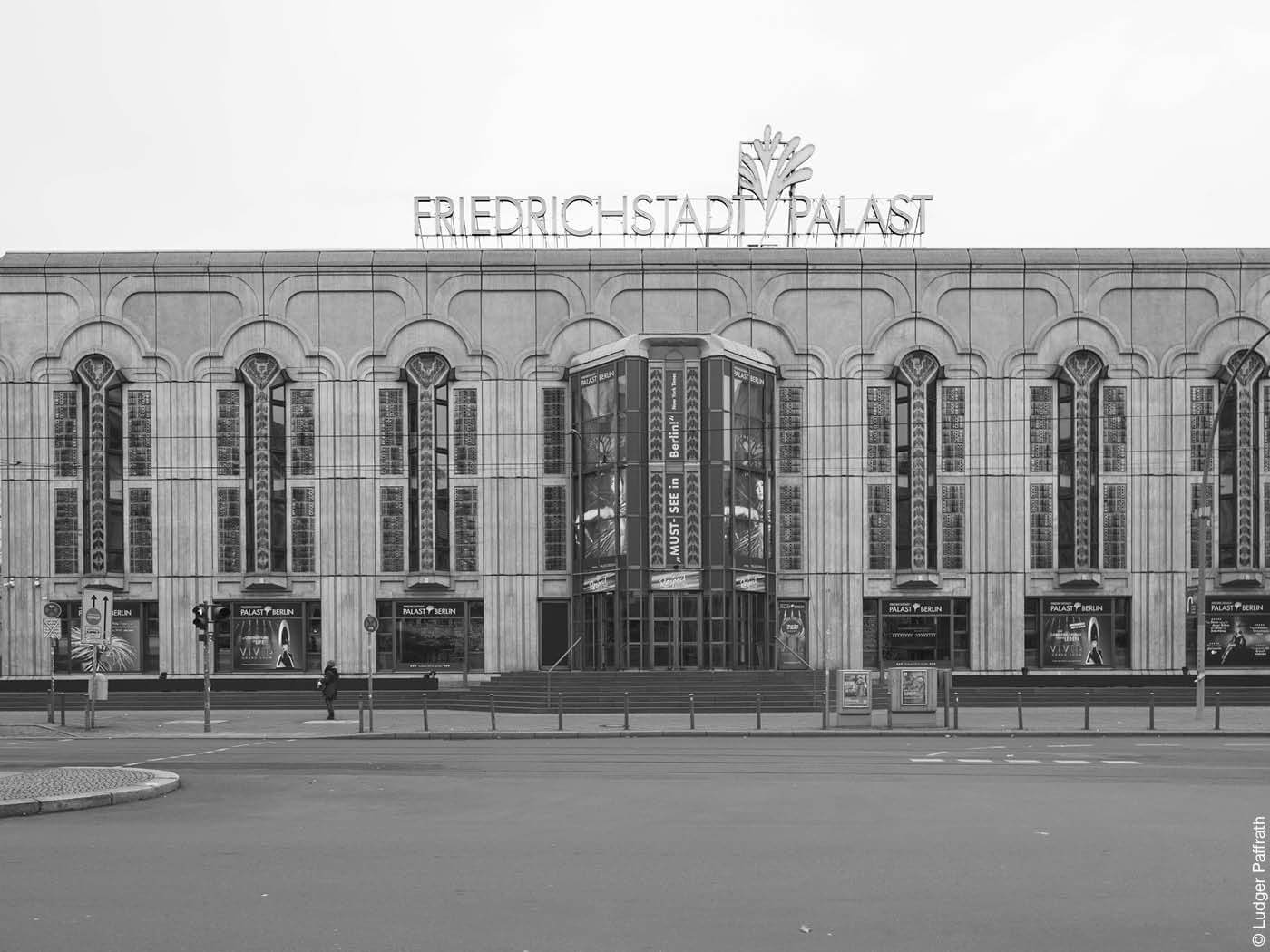 Friedrichstadtpalast von Manfred Prasser, Dieter Bankert und Walter Schwarz