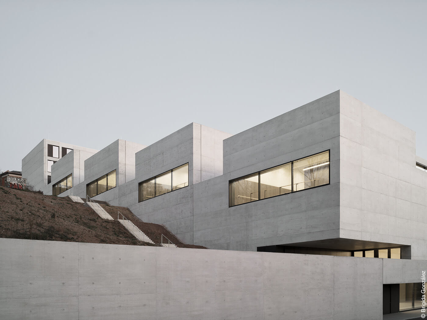 Gebäude der John Cranko Ballettschule mit Betonfassade