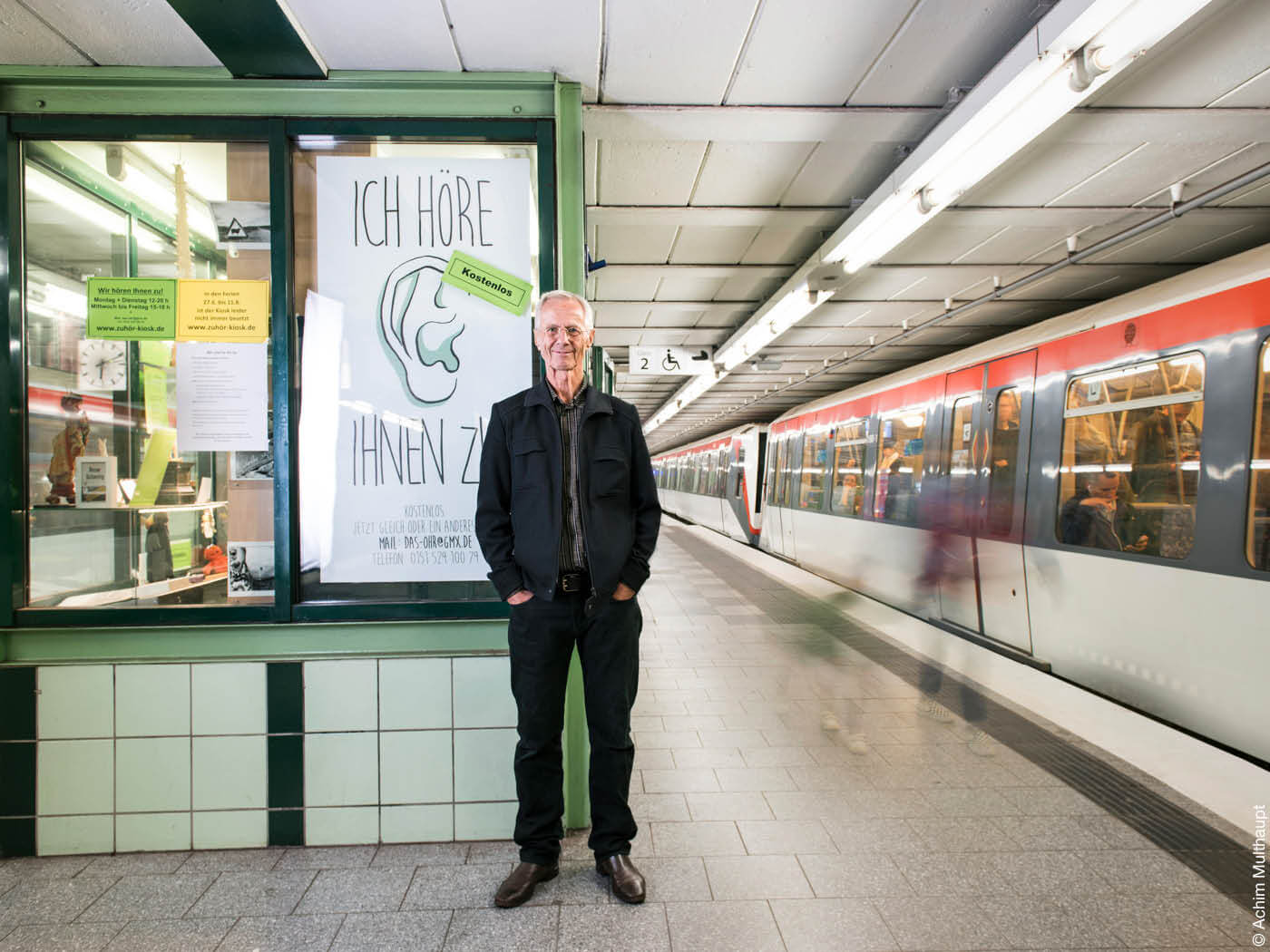 Zuhörkiosk auf U-Bahnhof in Hamburg