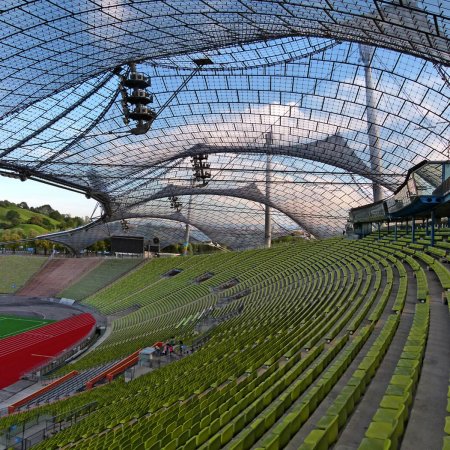 Olympiapark München mit Überdachung nach Frei Otto