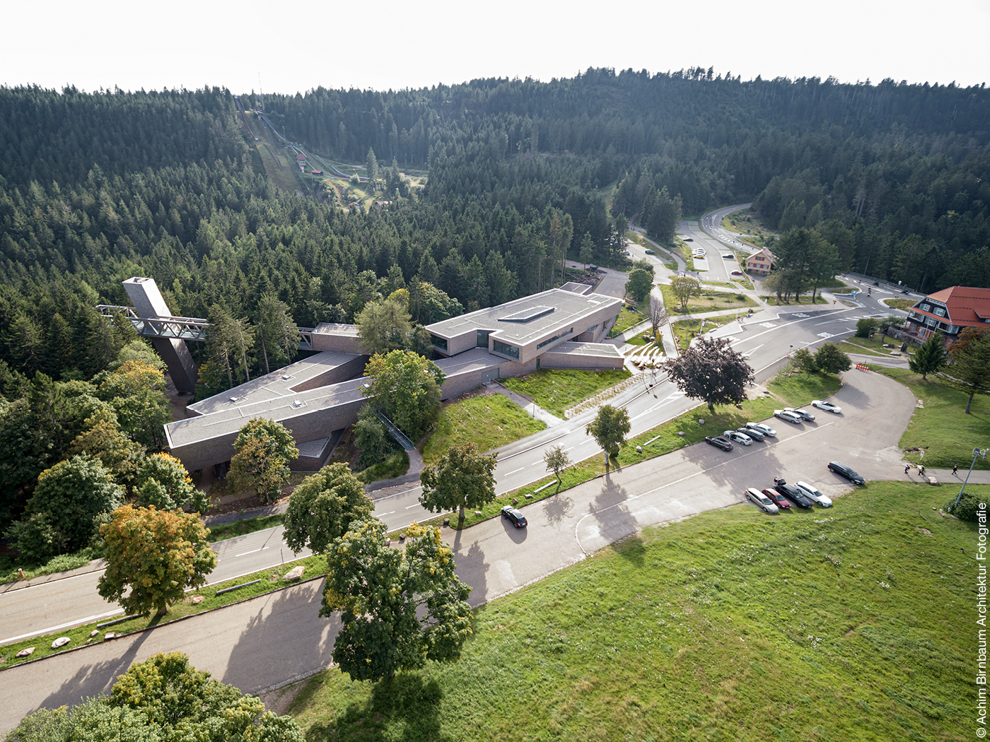 Blick auf den Schwarzwald und das Nationalparkzentrum aus der Vogelperspektive