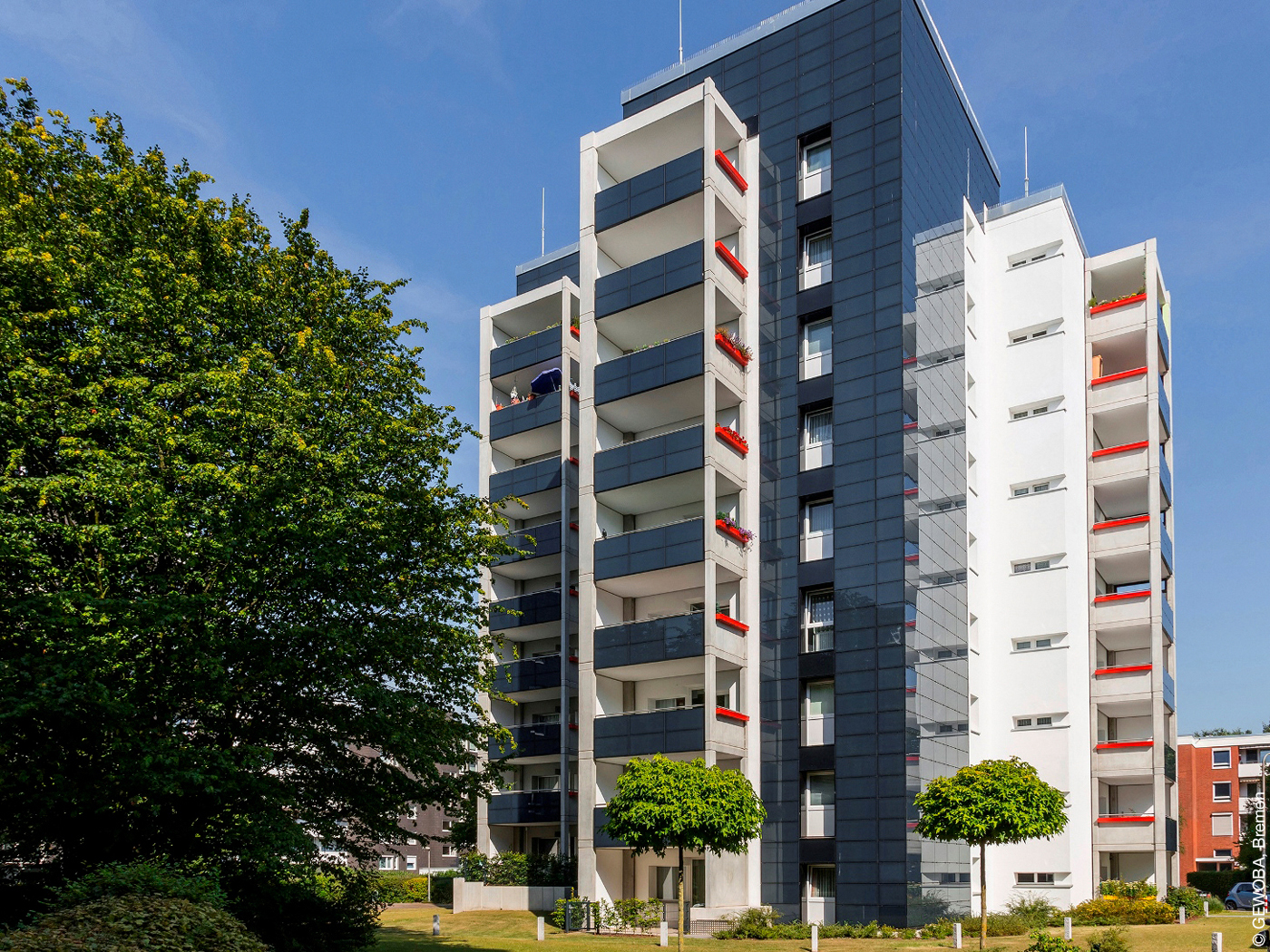 Wohnhochhaus in Bremen mit Balkonen