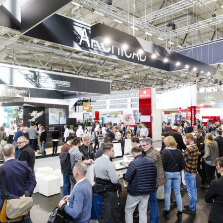 Menschen auf der Messe München