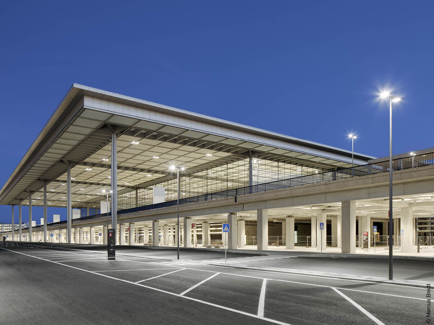BER Terminal Vordach
