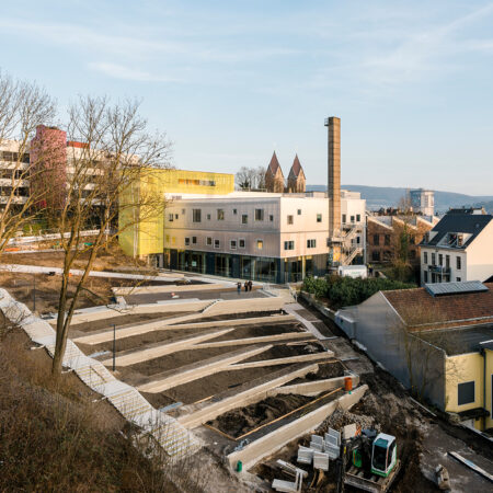Der terrassierte Nachbarschaftspark im Bau