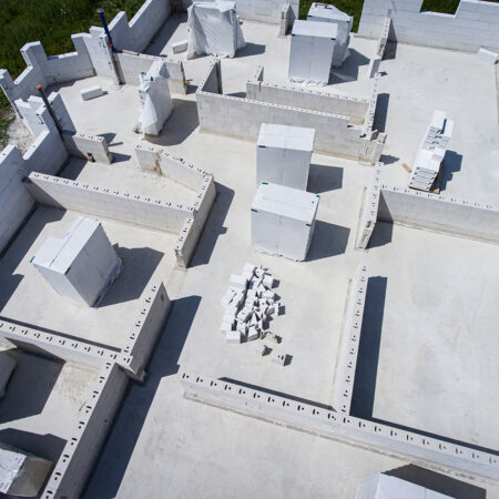 Baustelle eines entstehenden Hauses