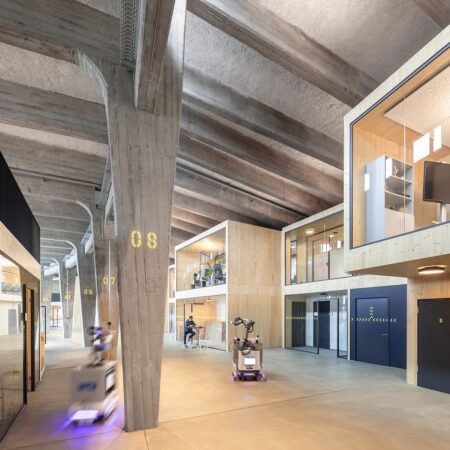 Coppenrath Innovation Centre mit Treppe und Betonstützen