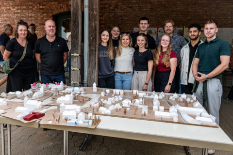 Gruppenbild der Studierenden und Lehrkräfte