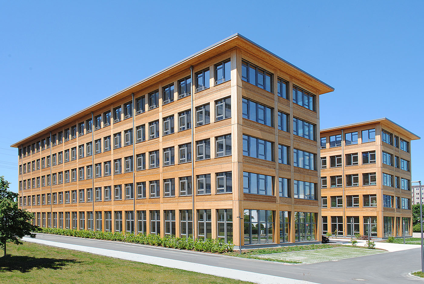 Bürobau mit Holzfassade